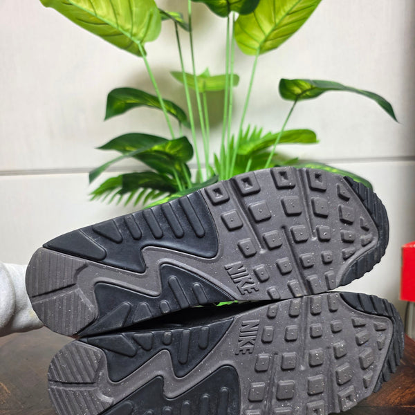 Nike Air Max 90 Black Bronzine maat 45,5