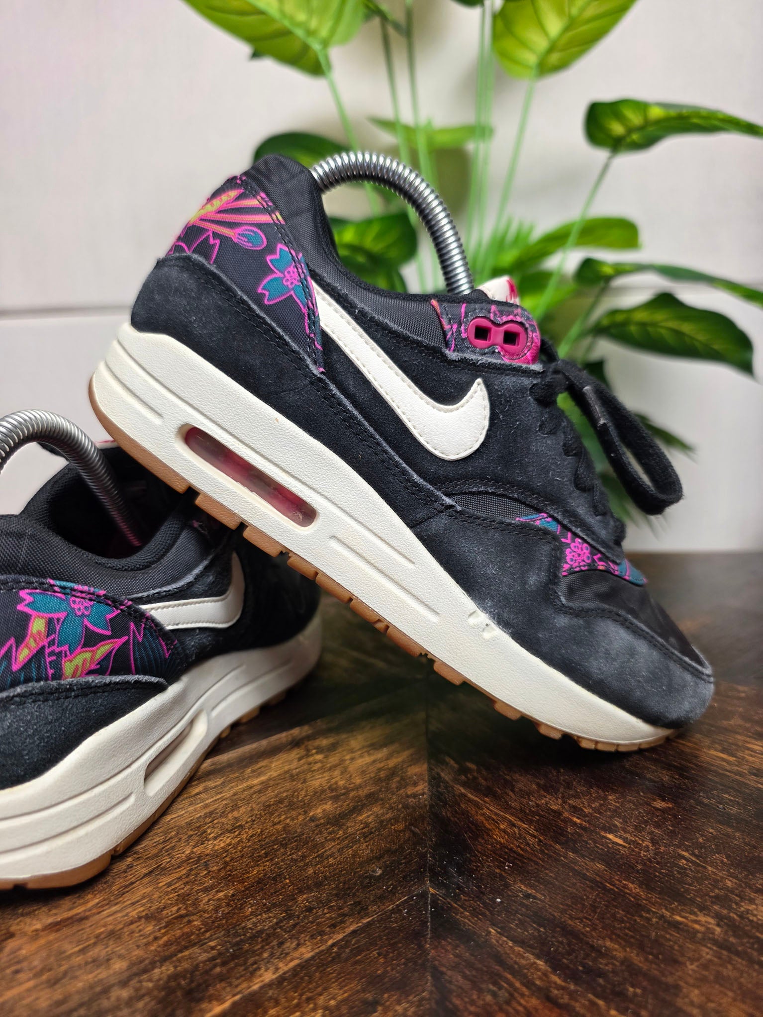 Nike Air Max 1 Aloha Black maat 37,5