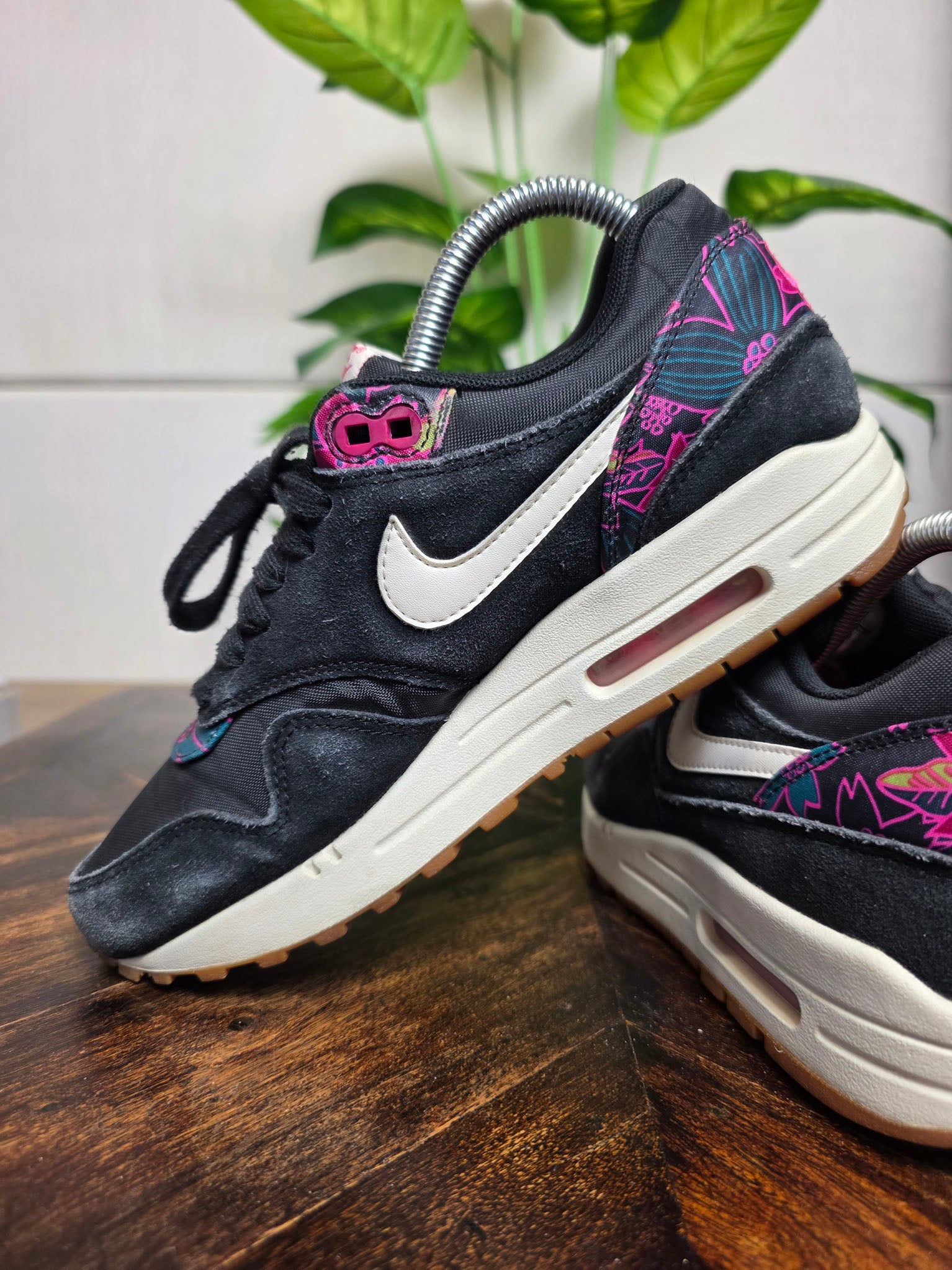 Nike Air Max 1 Aloha Black maat 37,5