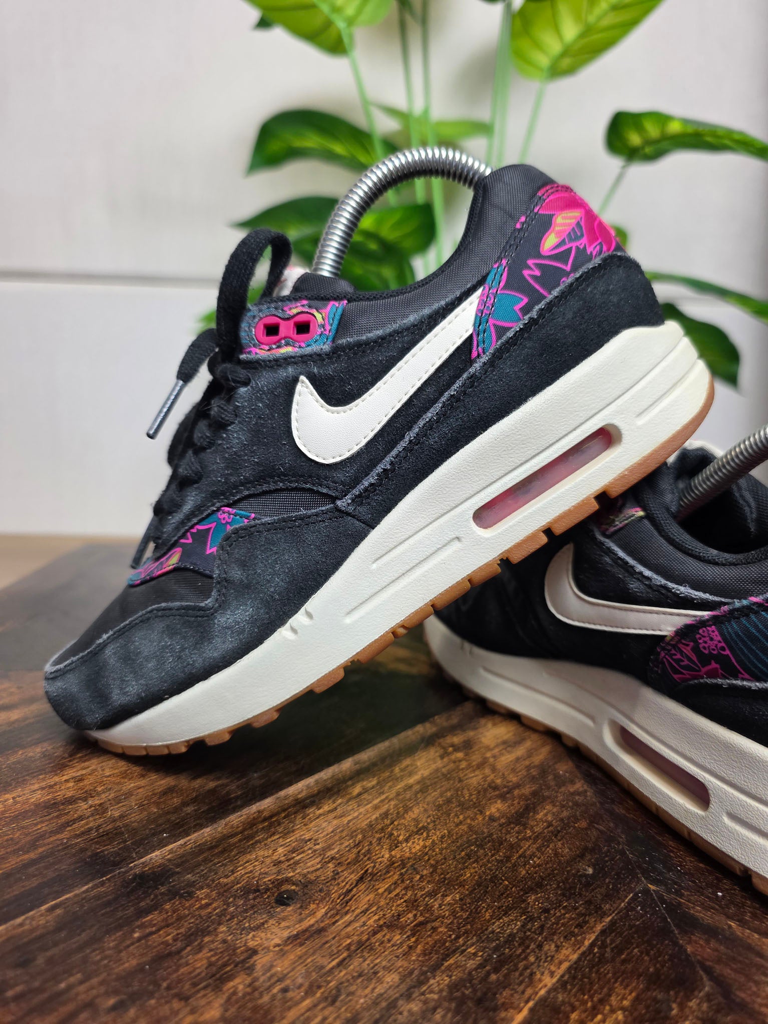 Nike Air Max 1 Aloha Black maat 37,5