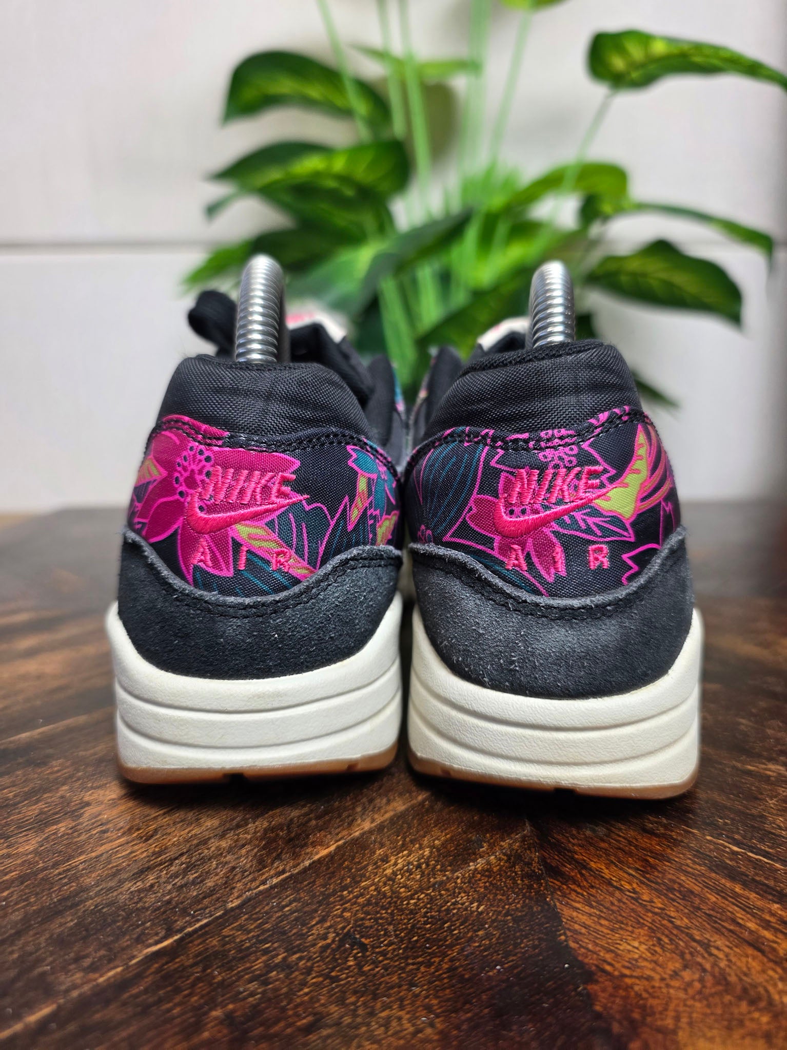 Nike Air Max 1 Aloha Black maat 37,5