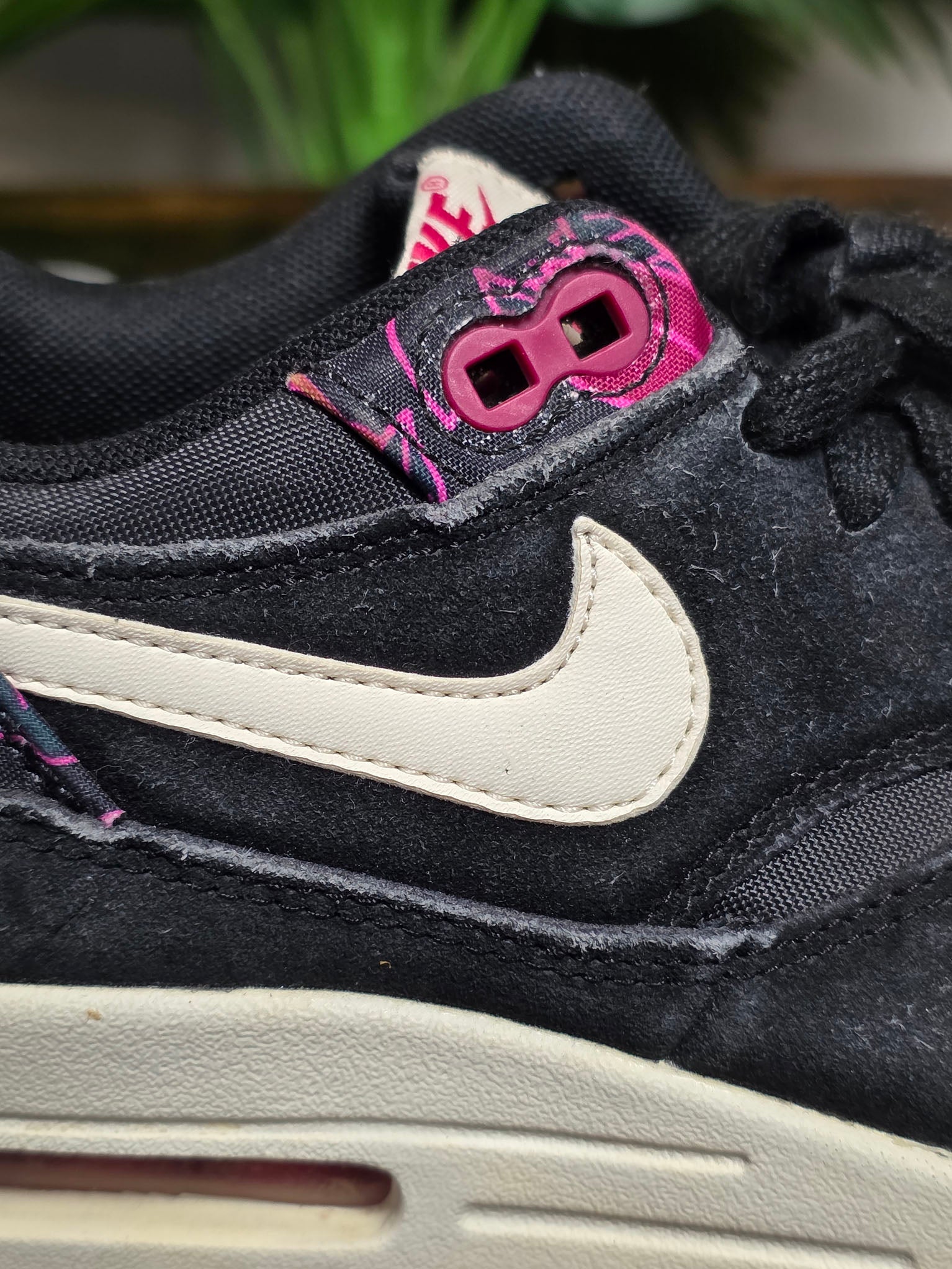 Nike Air Max 1 Aloha Black maat 37,5