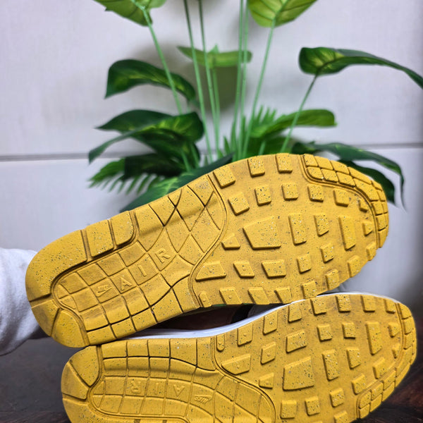 Nike Air Max 1 PRM Duck Pecan maat 38,5