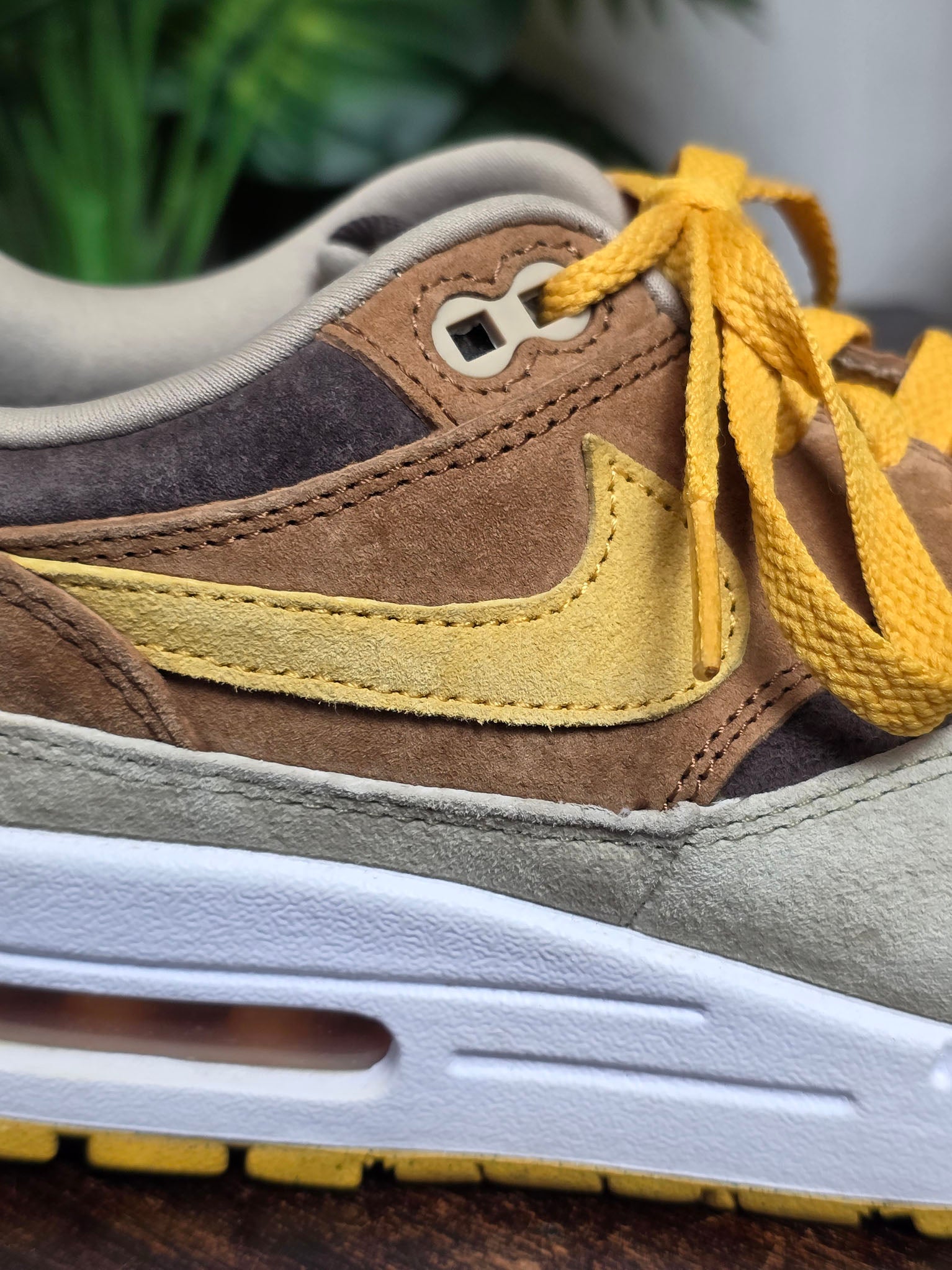 Nike Air Max 1 PRM Duck Pecan maat 38,5