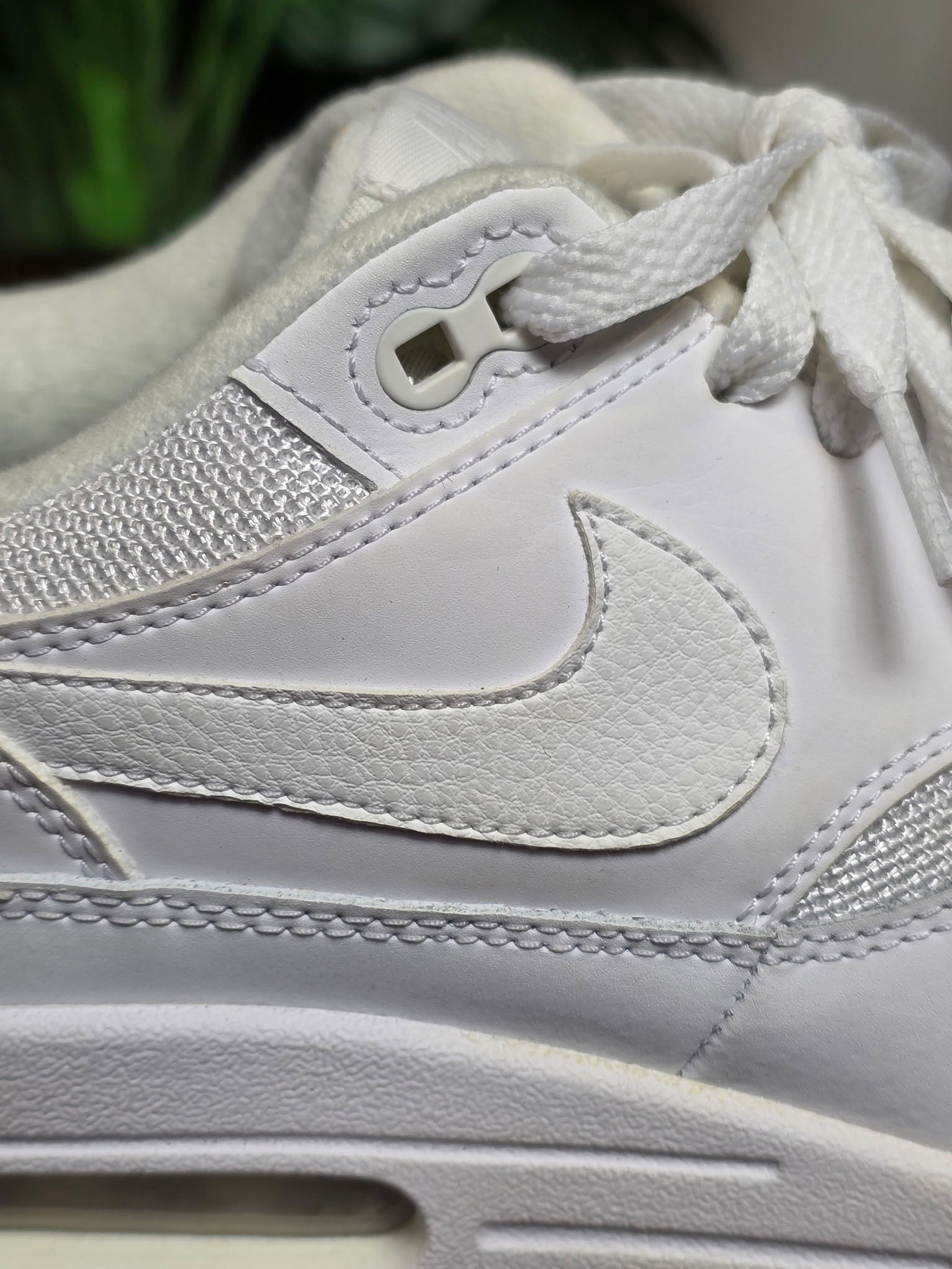 Nike Air Max 1 White Gum Sole maat 42,5