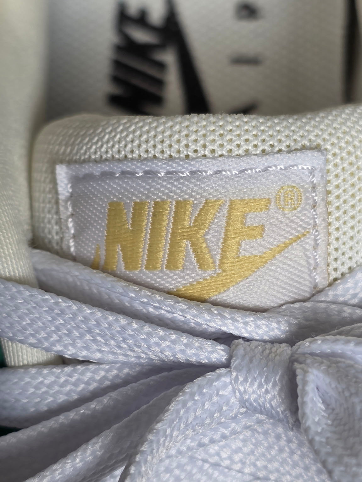 Nike Air Max 90 White Malachite maat 42