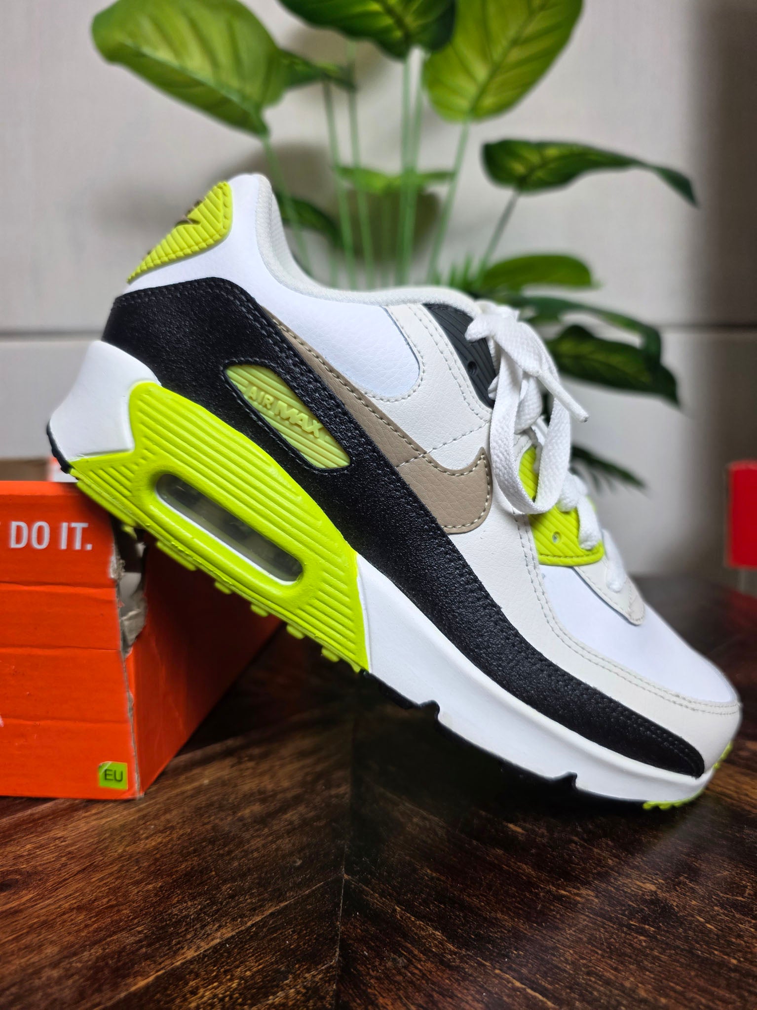 Nike Air Max 90 GS Cyber Volt maat 38