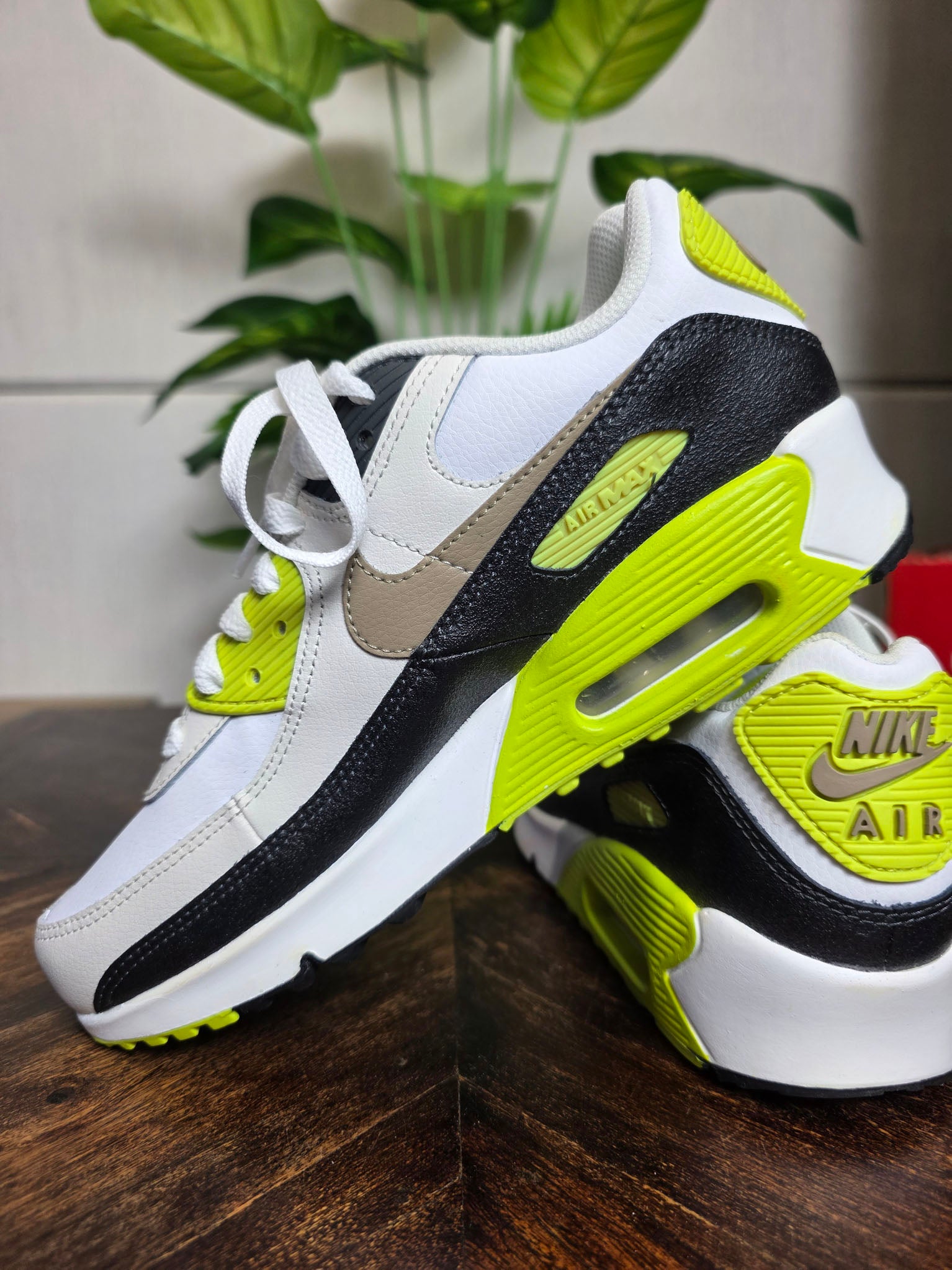 Nike Air Max 90 GS Cyber Volt maat 38