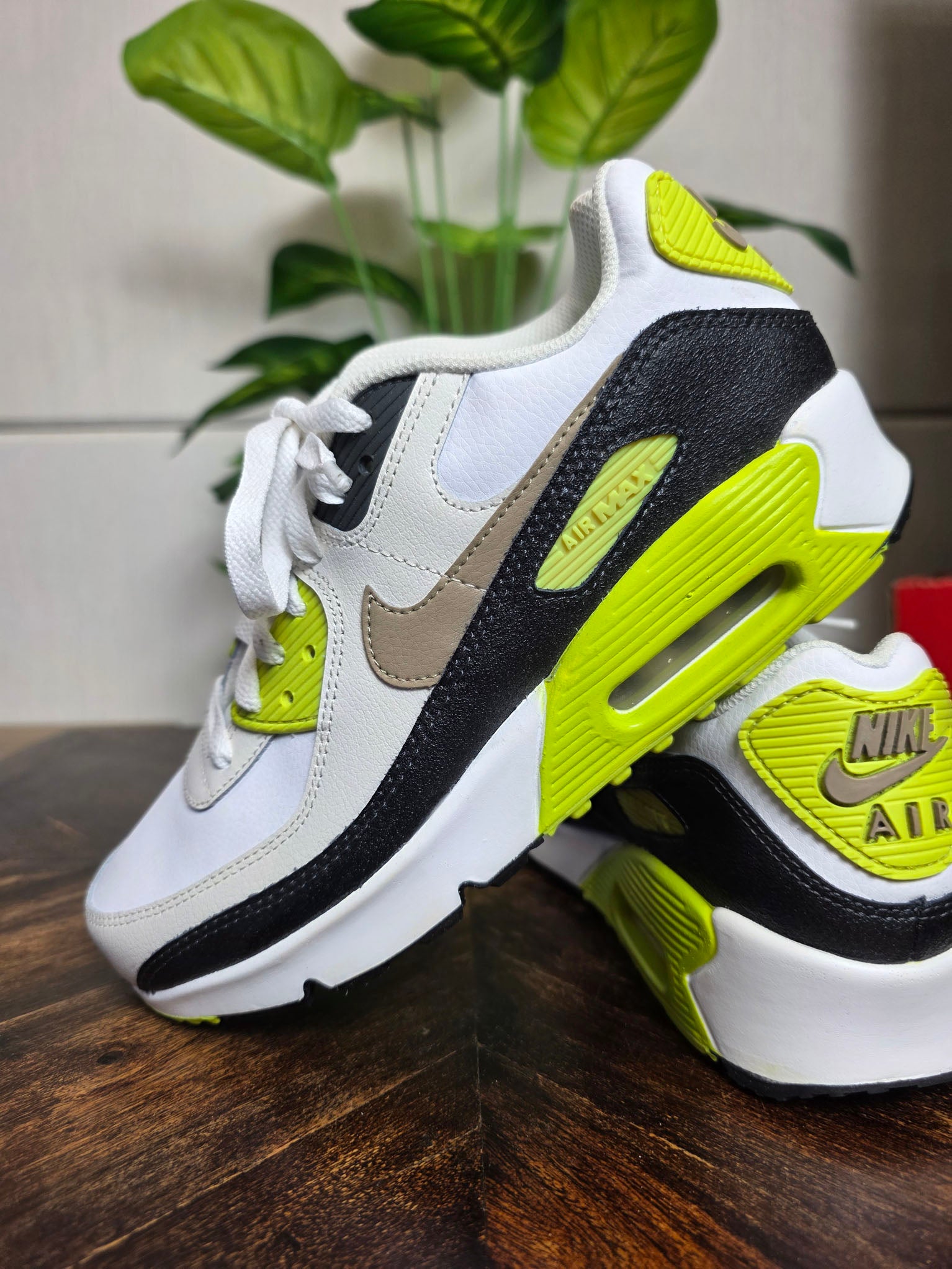 Nike Air Max 90 GS Cyber Volt maat 38