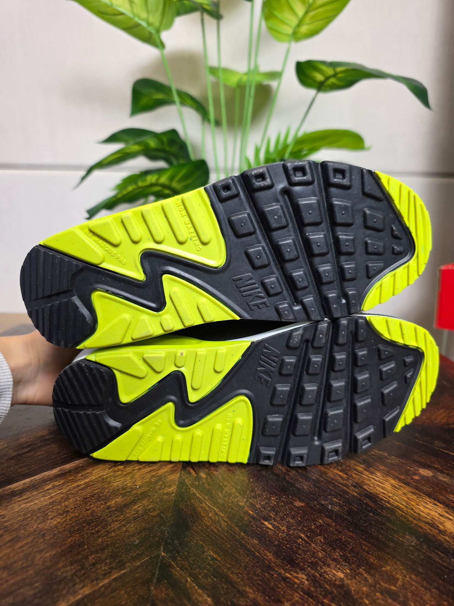 Nike Air Max 90 GS Cyber Volt maat 38