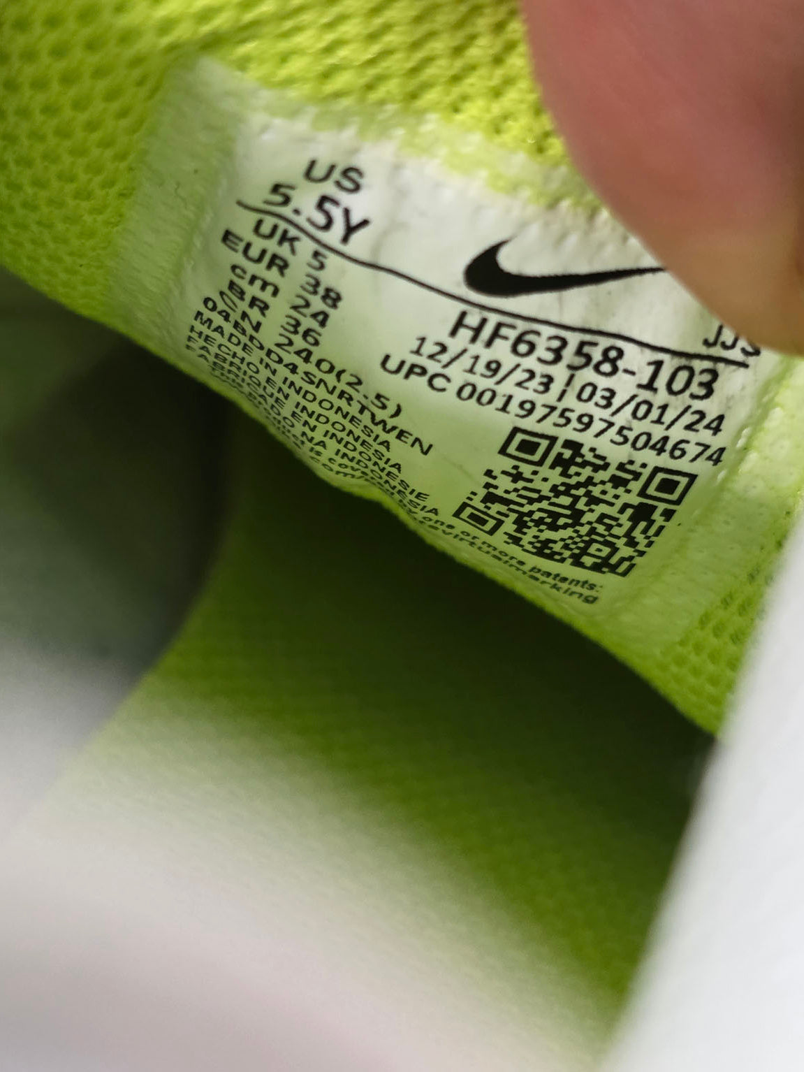 Nike Air Max 90 GS Cyber Volt maat 38