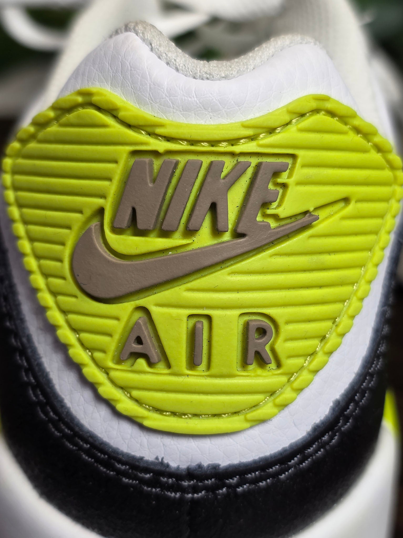 Nike Air Max 90 GS Cyber Volt maat 38