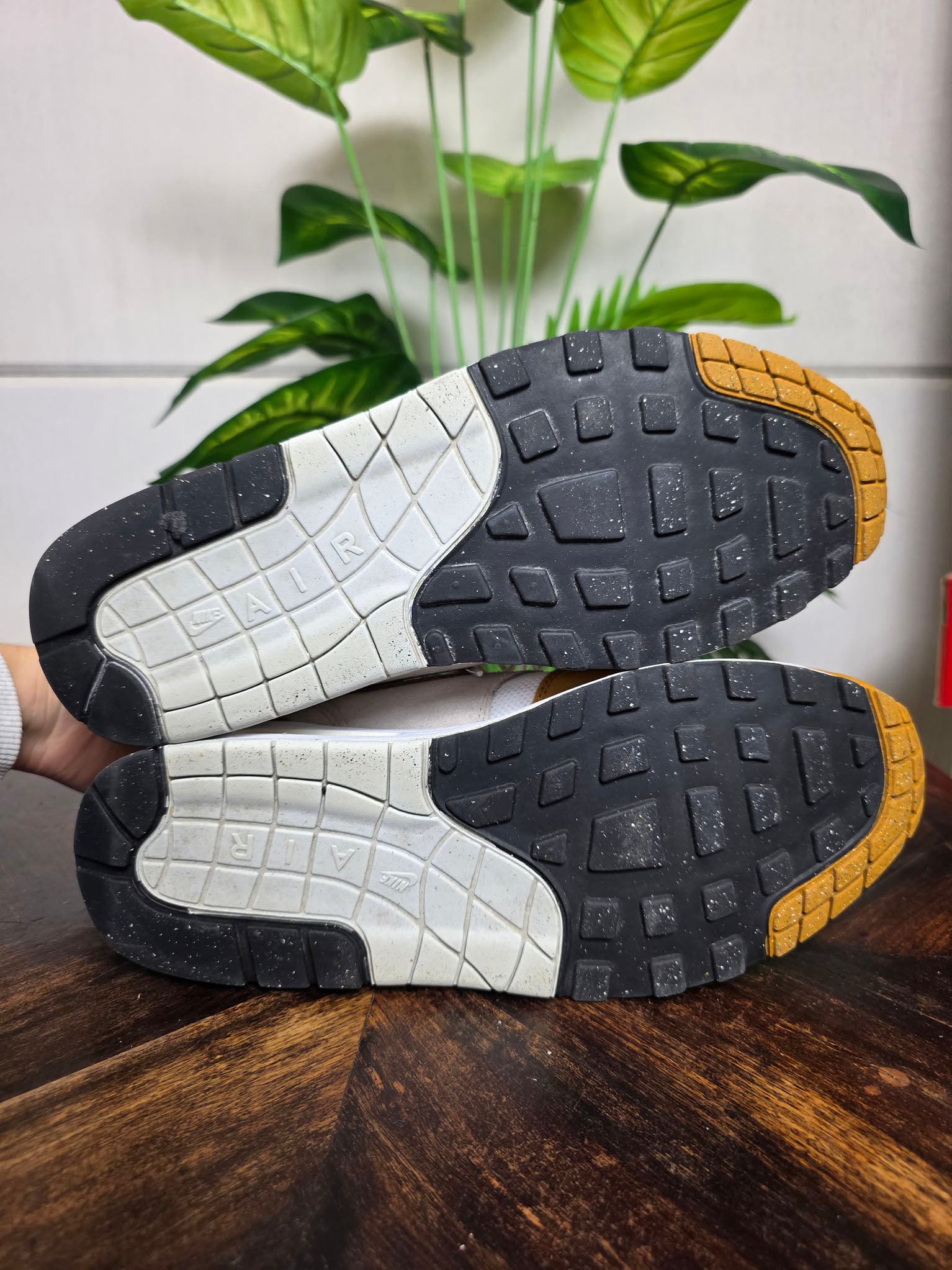 Nike Air Max 1 Bronze maat 45