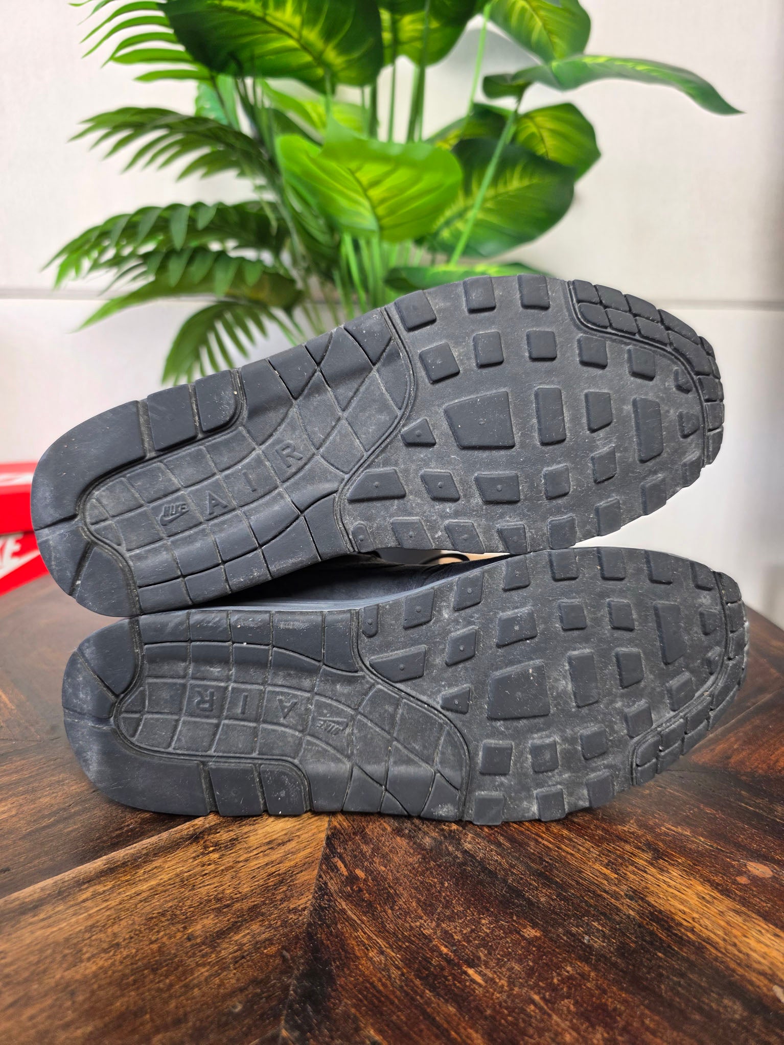 Nike Air Max 1 Premium Anthracite maat 43