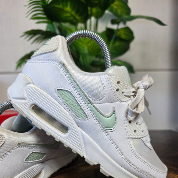 Nike Air Max 90 Pistachio Frost maat 37,5