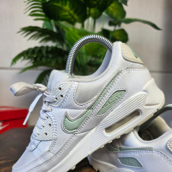 Nike Air Max 90 Pistachio Frost maat 37,5