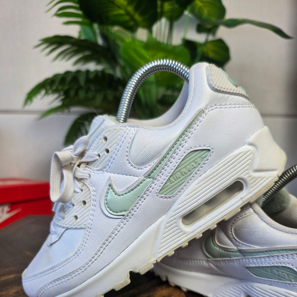 Nike Air Max 90 Pistachio Frost maat 37,5