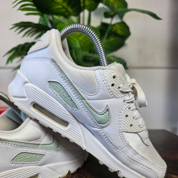 Nike Air Max 90 Pistachio Frost maat 37,5