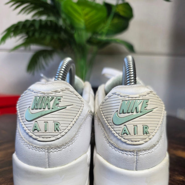 Nike Air Max 90 Pistachio Frost maat 37,5