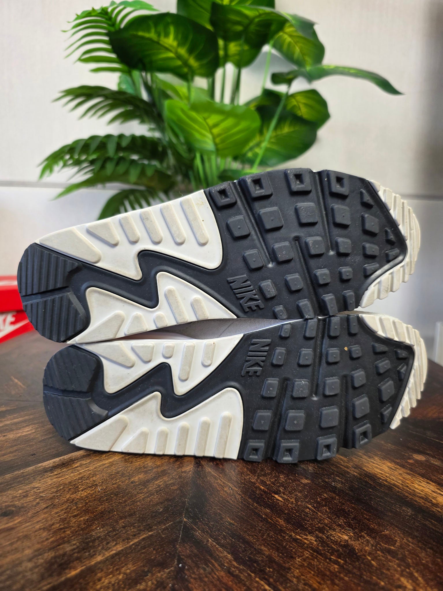 Nike Air Max 90 First Use "Light Bone" maat 41