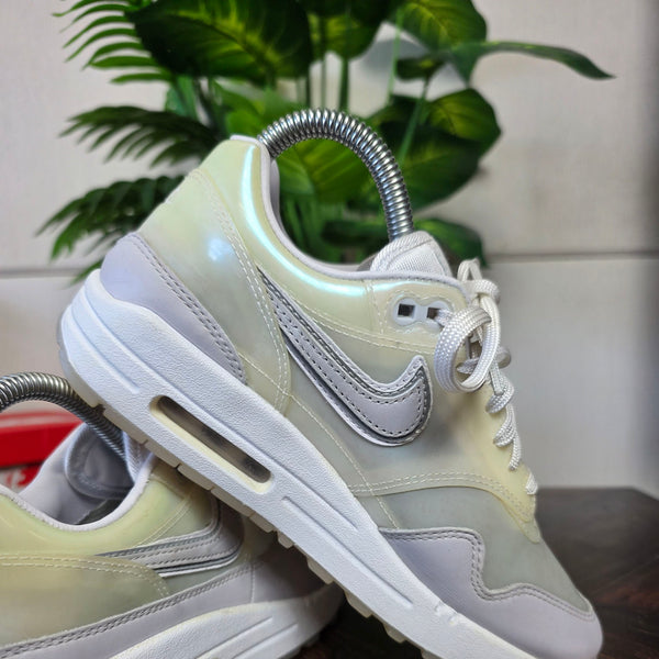 Nike Air Max 1 SNKRS Day White maat 37,5