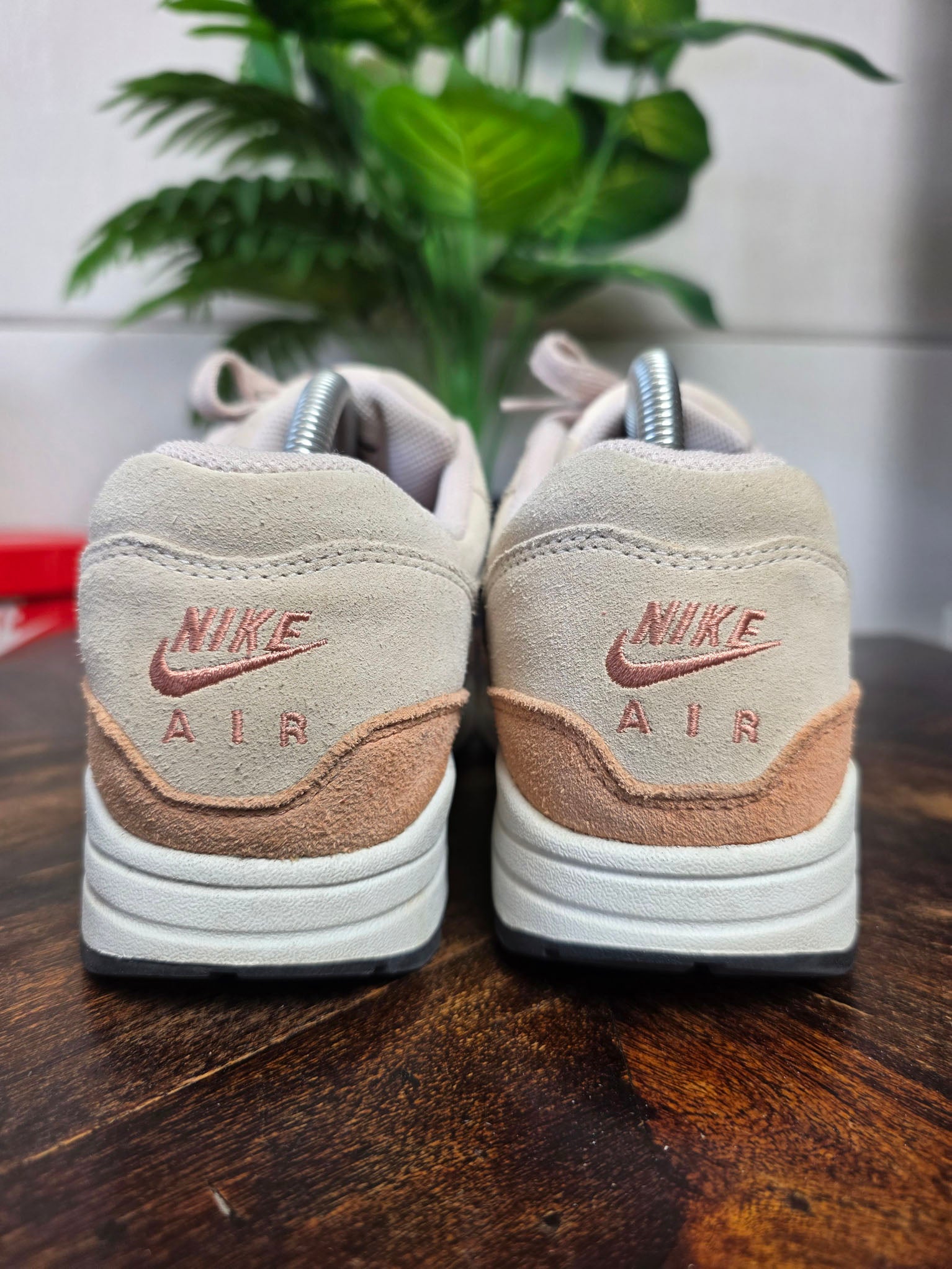 Nike Air Max 1 Jewel Guava Ice maat 42