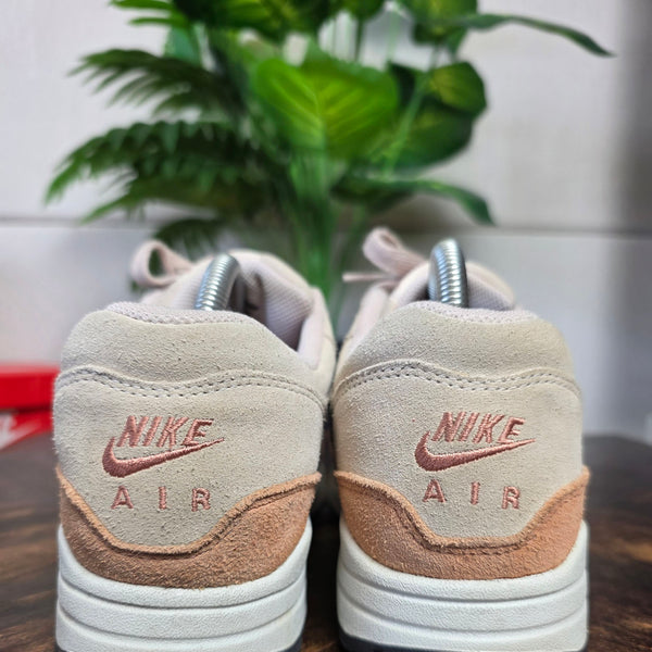 Nike Air Max 1 Jewel Guava Ice maat 42