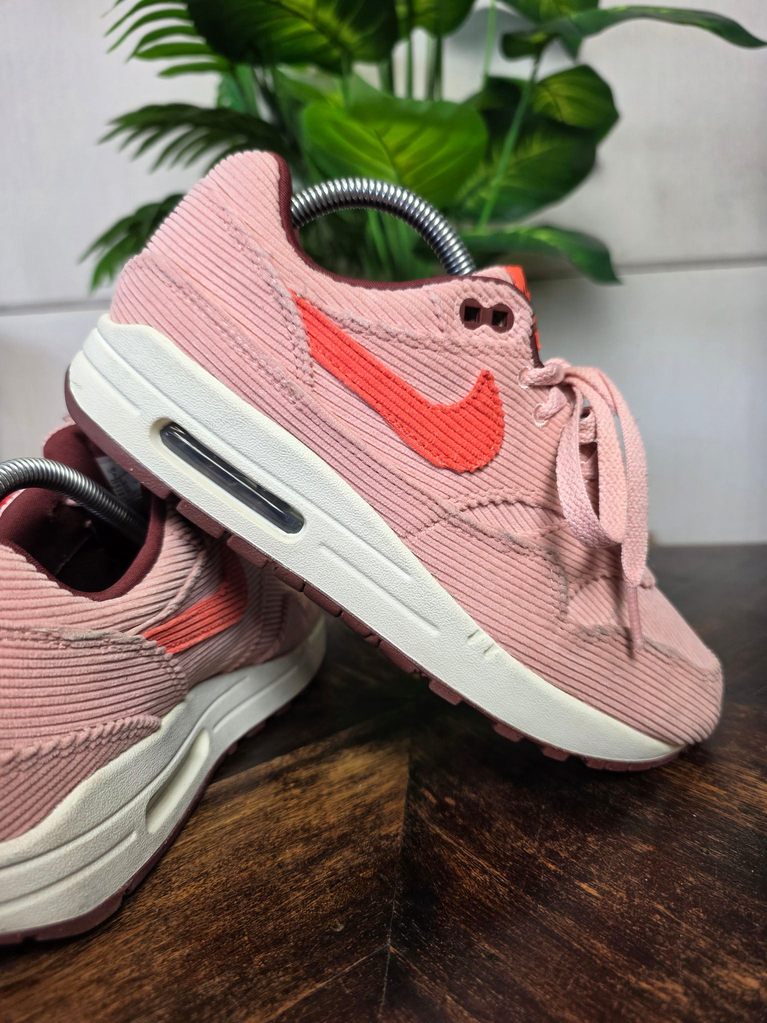 Nike Air Max 1 Coral Stardust Corduroy maat 40