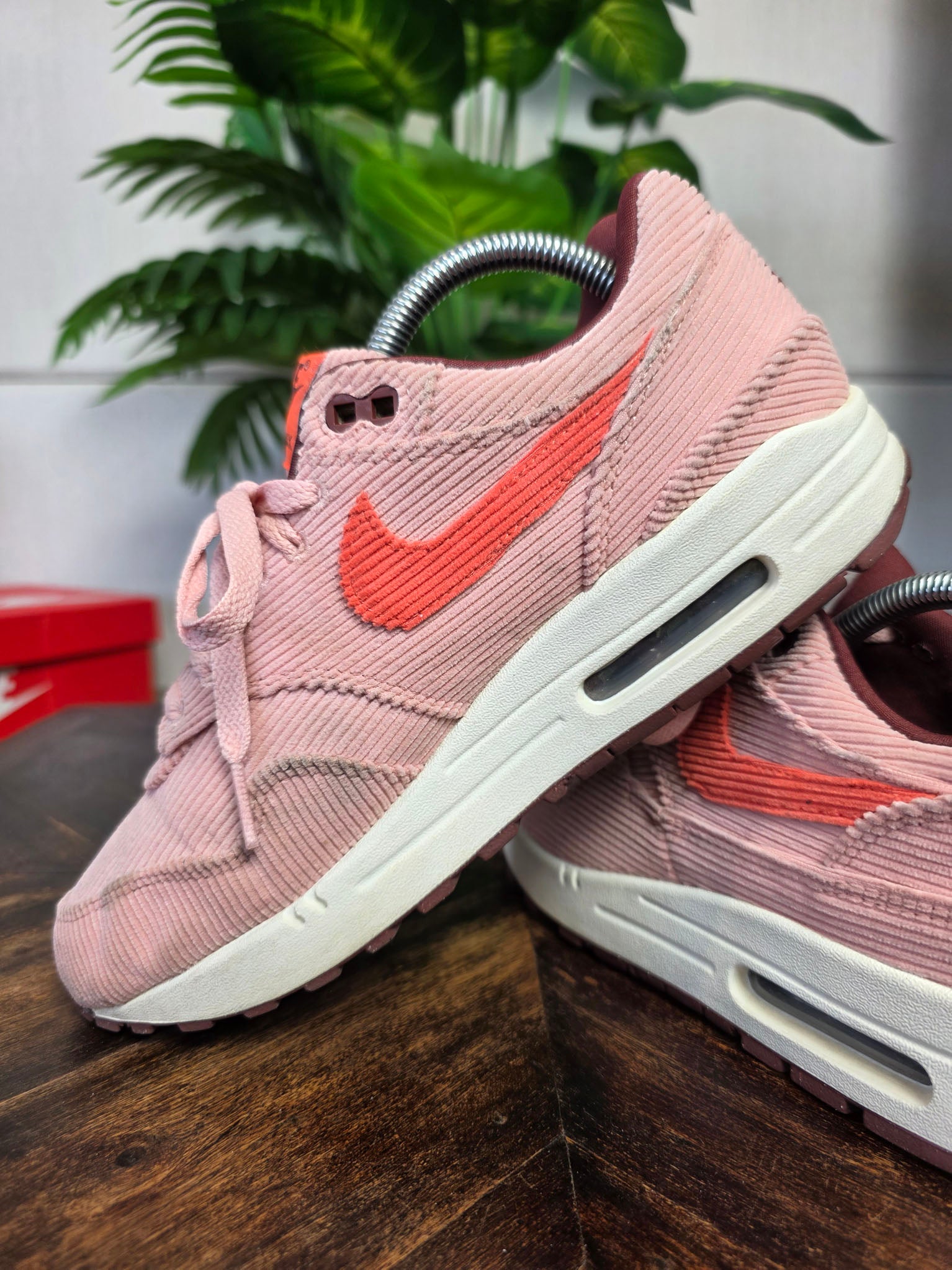 Nike Air Max 1 Coral Stardust Corduroy maat 40