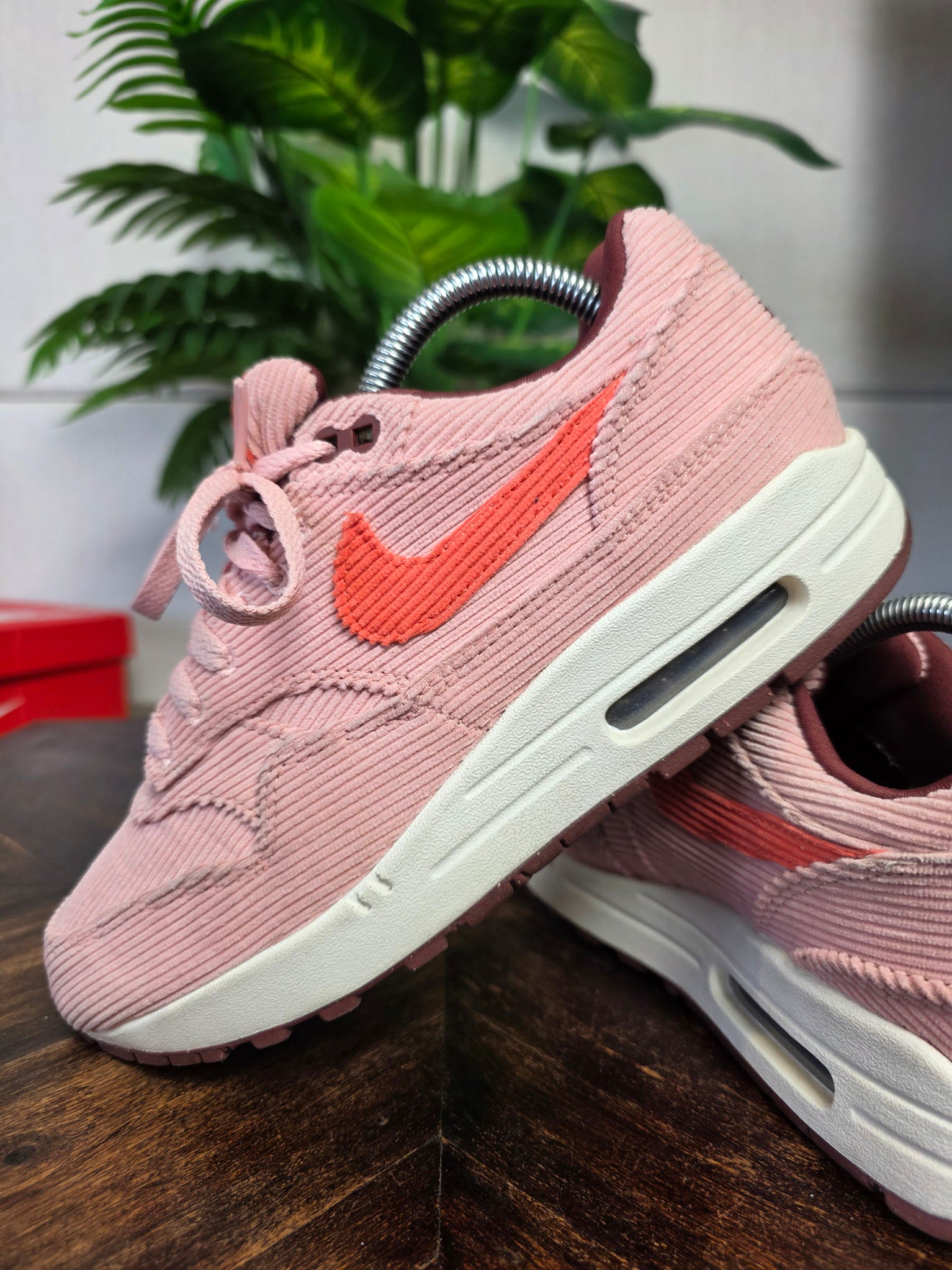 Nike Air Max 1 Coral Stardust Corduroy maat 40
