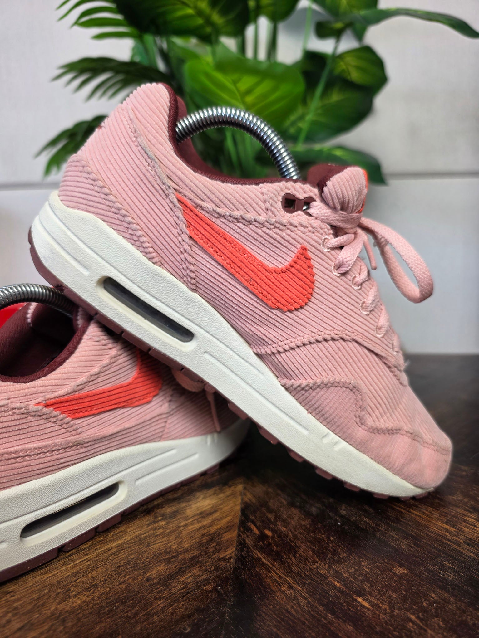 Nike Air Max 1 Coral Stardust Corduroy maat 40