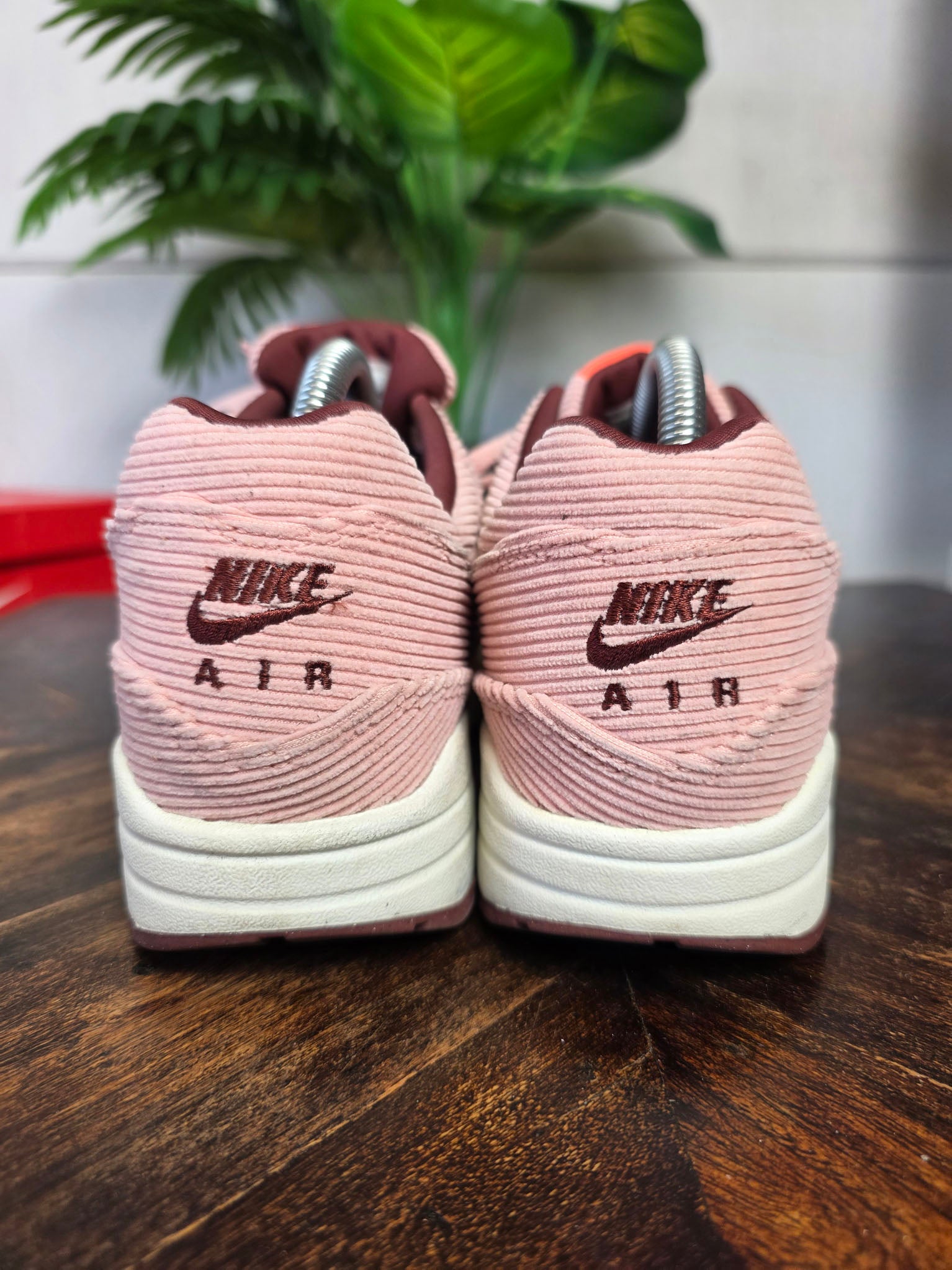 Nike Air Max 1 Coral Stardust Corduroy maat 40