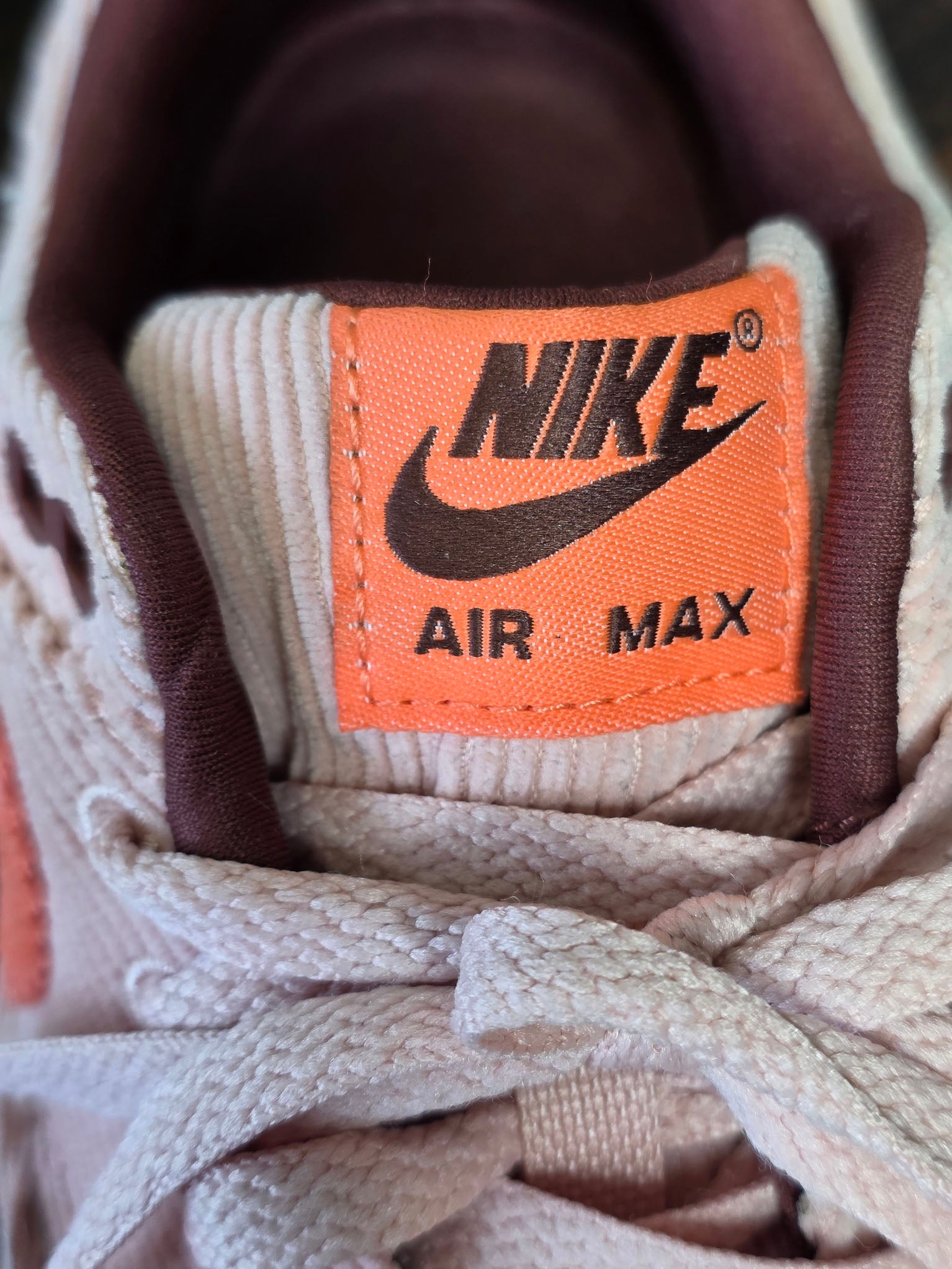 Nike Air Max 1 Coral Stardust Corduroy maat 40