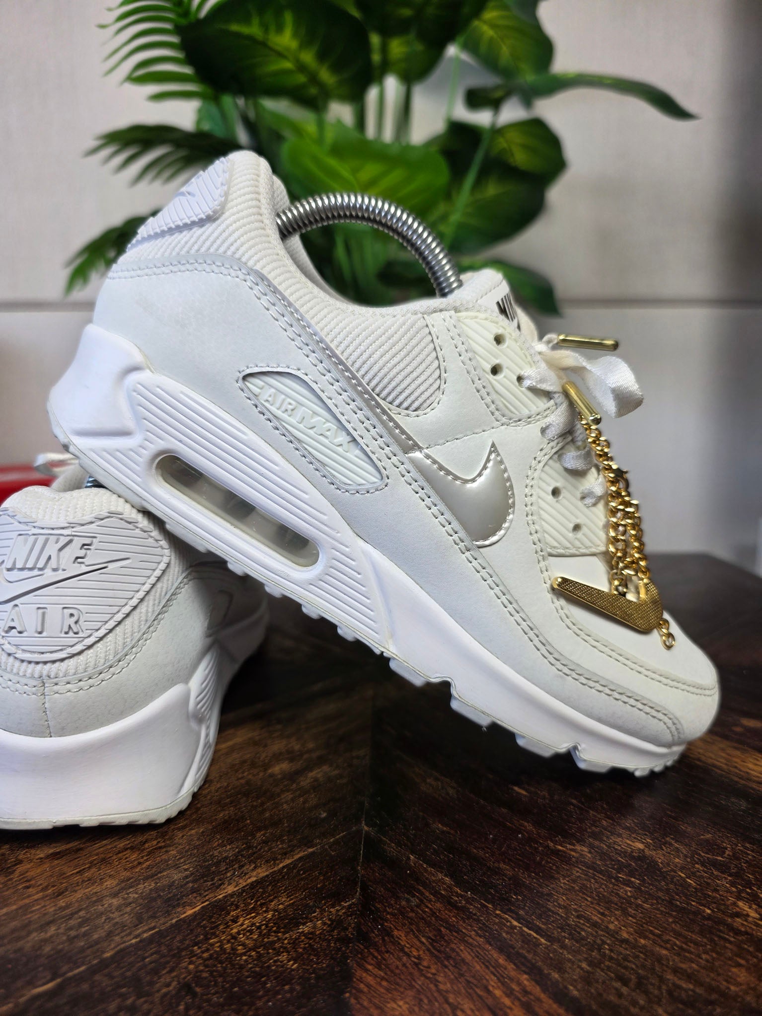 Nike Air Max 90 Summit White Swoosh Chain maat 40,5