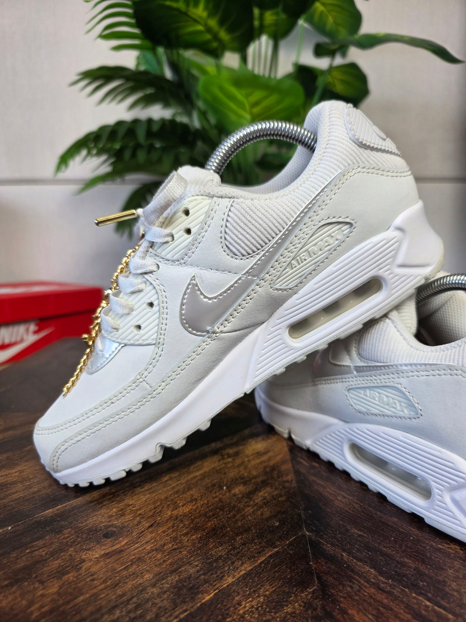 Nike Air Max 90 Summit White Swoosh Chain maat 40,5
