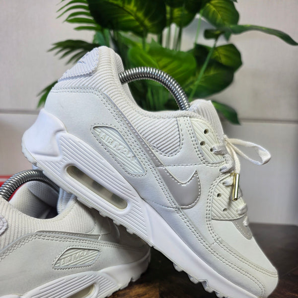 Nike Air Max 90 Summit White Swoosh Chain maat 40,5