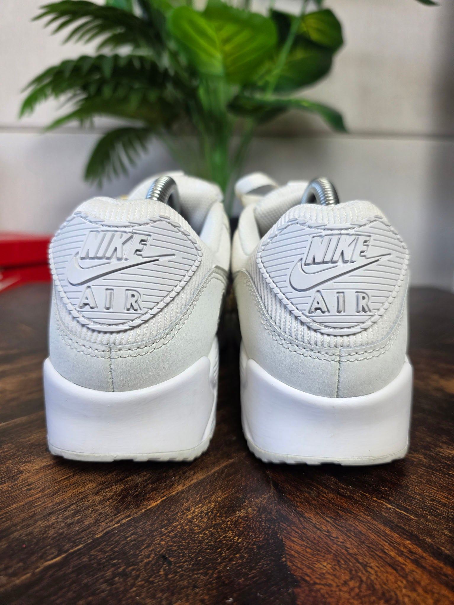 Nike Air Max 90 Summit White Swoosh Chain maat 40,5