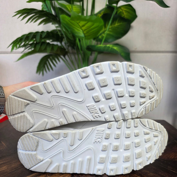 Nike Air Max 90 Summit White Swoosh Chain maat 40,5