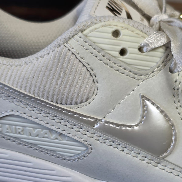 Nike Air Max 90 Summit White Swoosh Chain maat 40,5