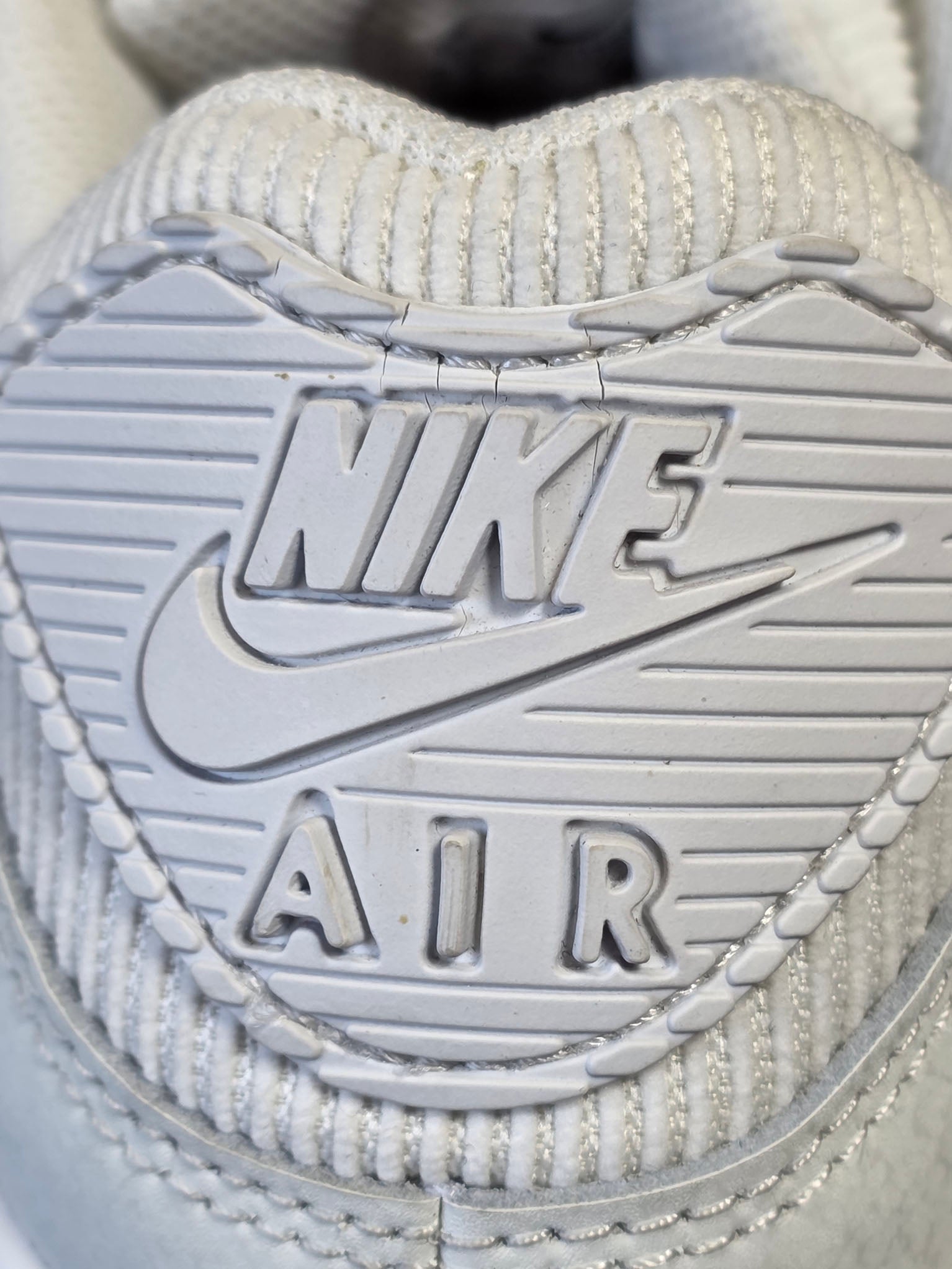 Nike Air Max 90 Summit White Swoosh Chain maat 40,5