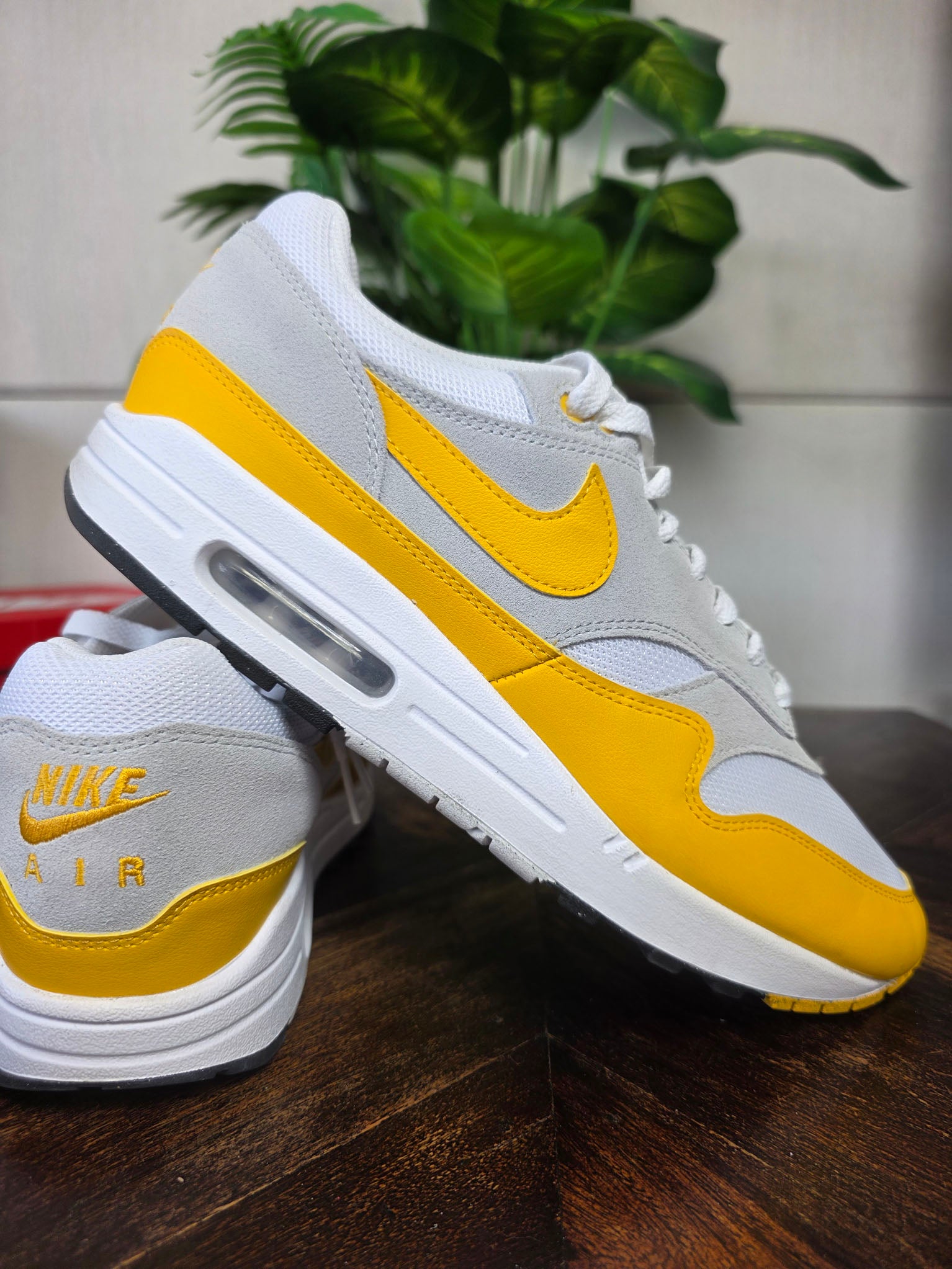 Nike Air Max 1 University Gold maat 45