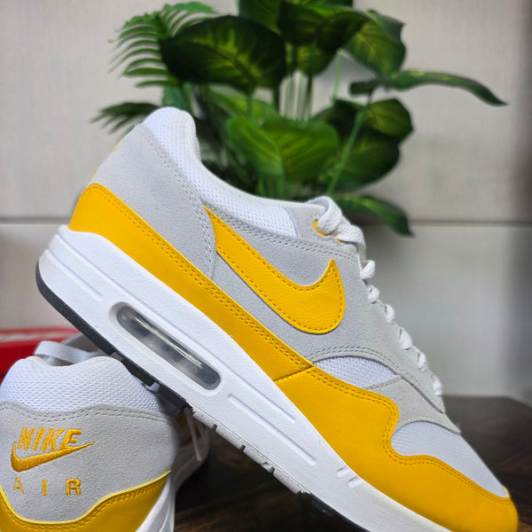 Nike Air Max 1 University Gold maat 45