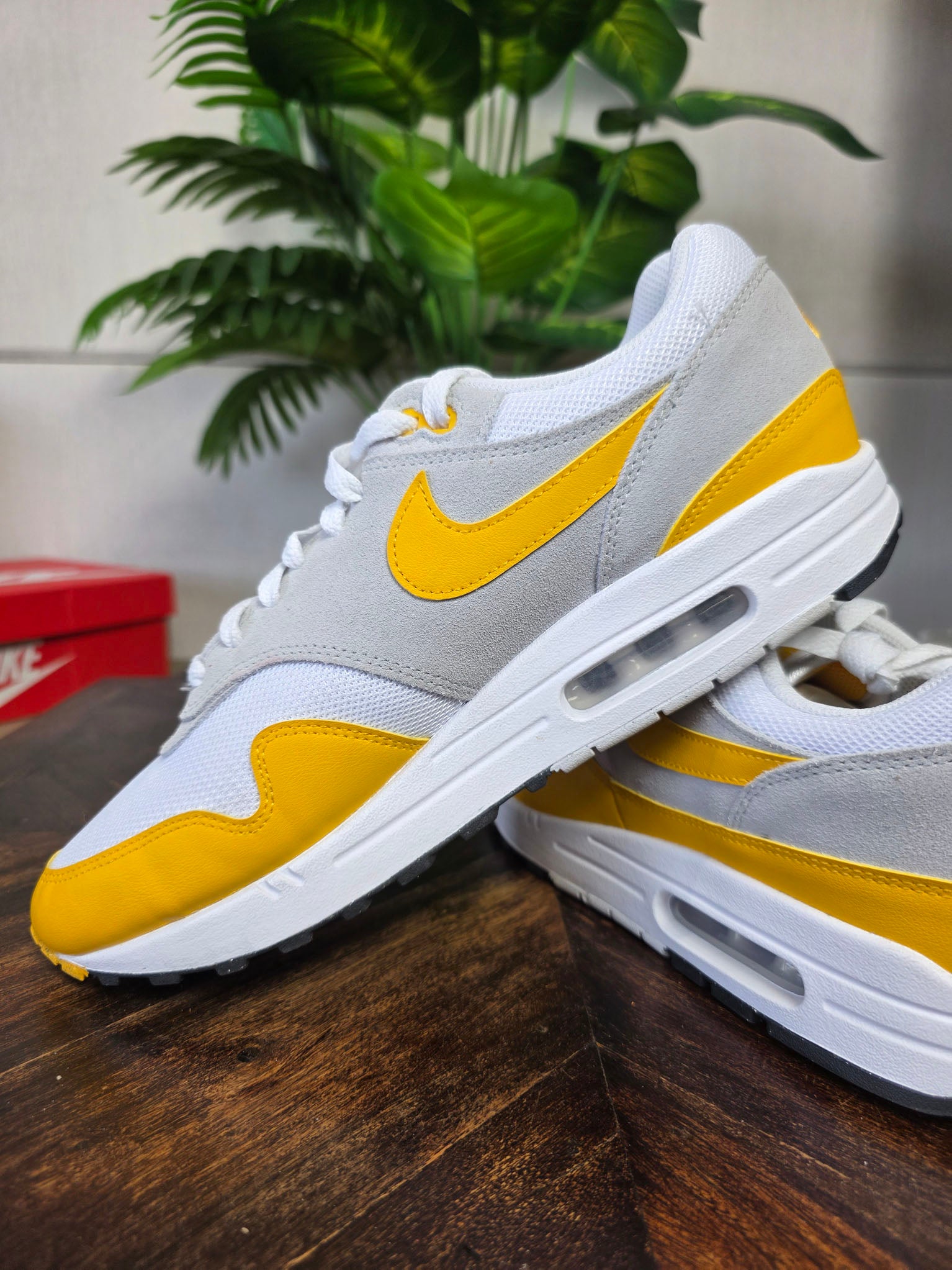 Nike Air Max 1 University Gold maat 45
