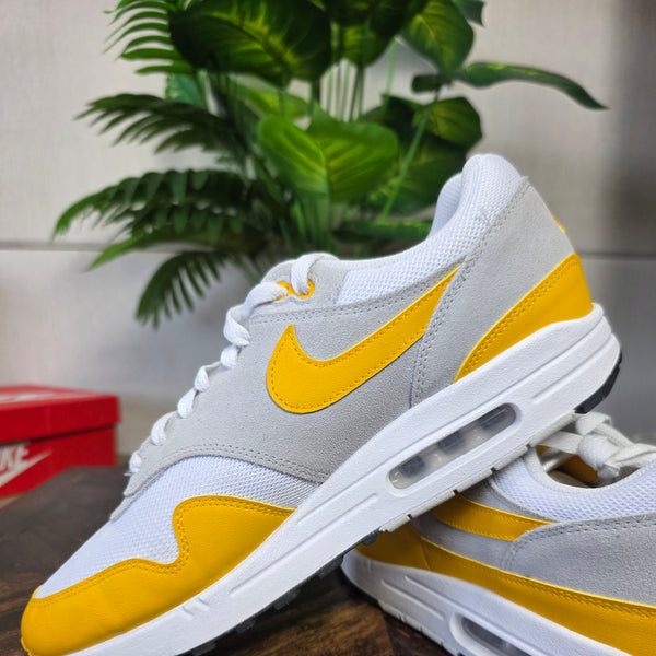 Nike Air Max 1 University Gold maat 45