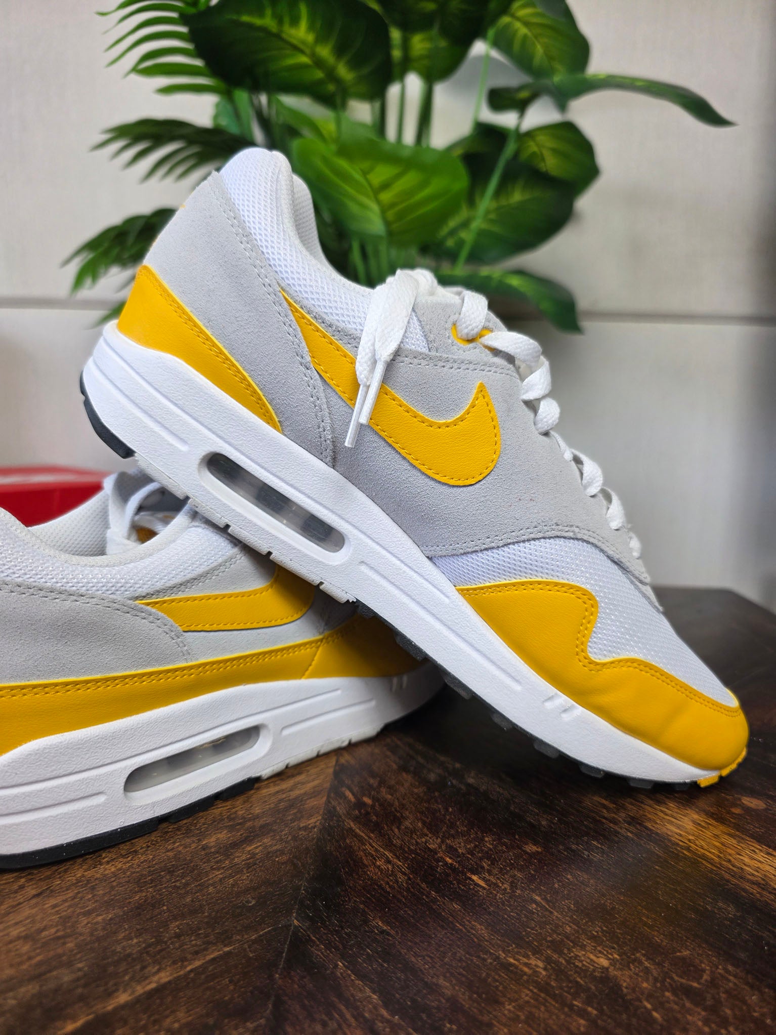 Nike Air Max 1 University Gold maat 45