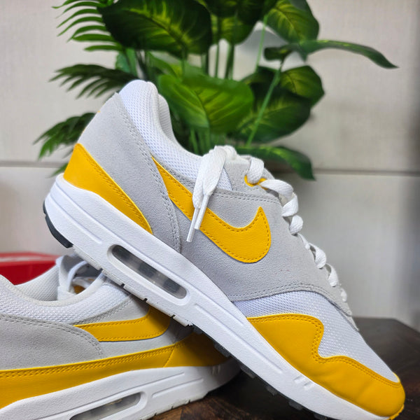 Nike Air Max 1 University Gold maat 45