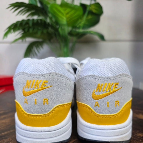 Nike Air Max 1 University Gold maat 45