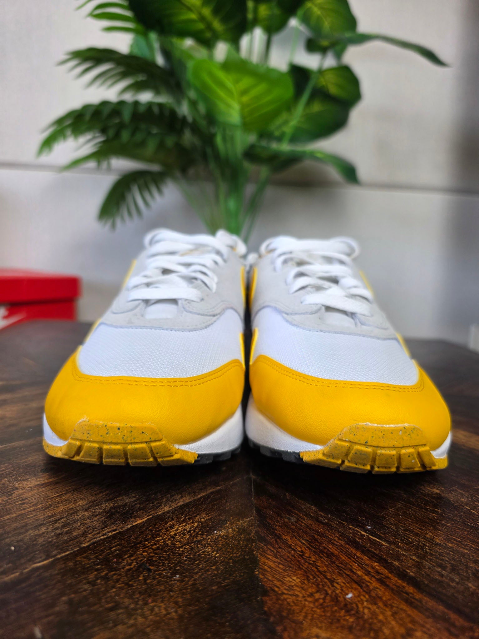 Nike Air Max 1 University Gold maat 45