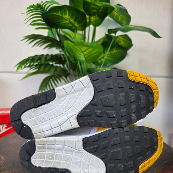 Nike Air Max 1 University Gold maat 45