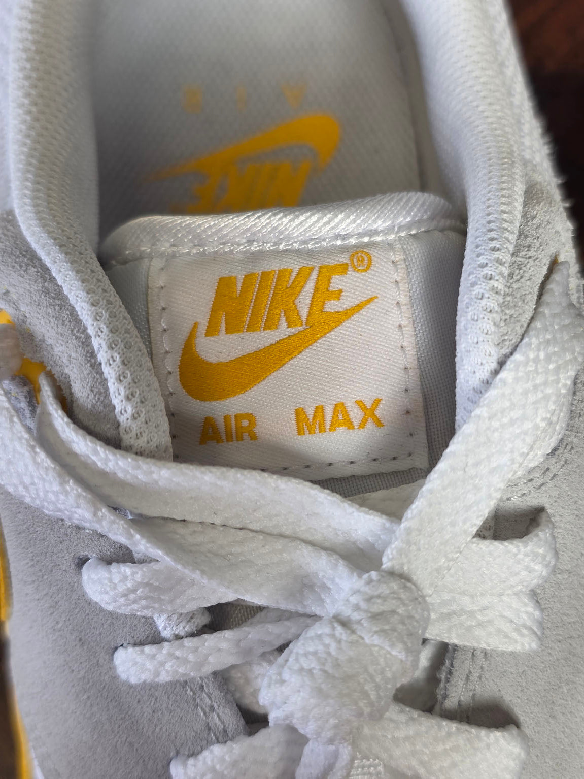 Nike Air Max 1 University Gold maat 45